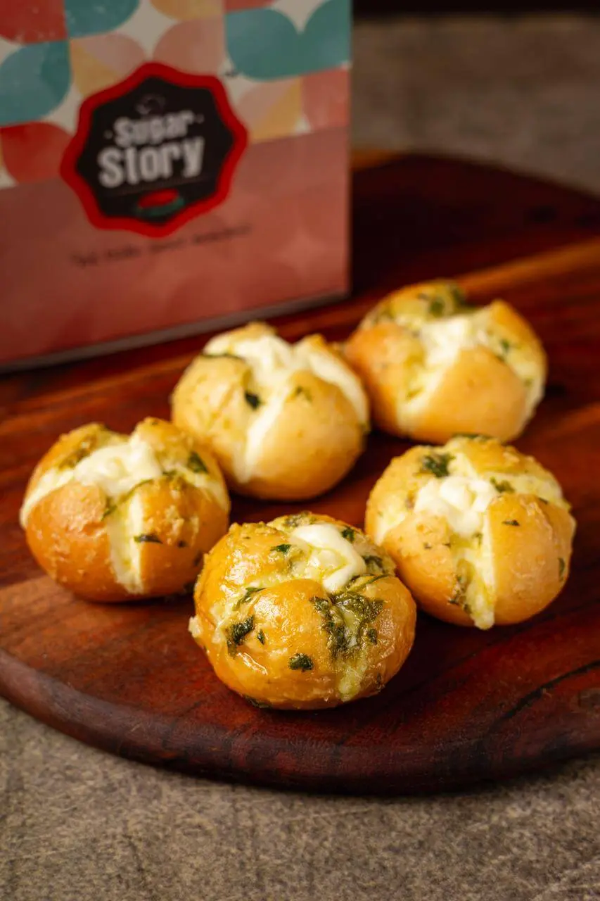 Chilli cheese garlic bun